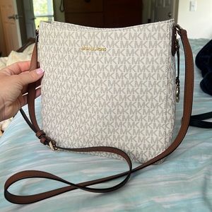 Michael Kors Large Jet Set Travel Logo Messenger Bag